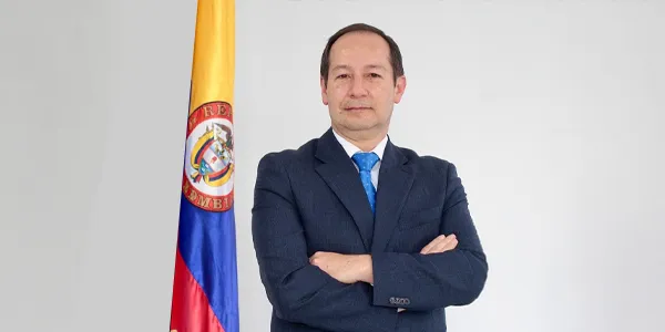 Revista ACIEM. Conectividad que evoluciona: espectro, 5G y nuevas arquitecturas para cerrar brechas digitales 1 Tic 1